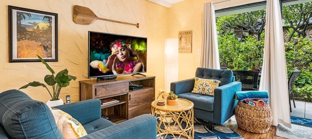 🏖️Ground Floor Fully Upgraded Kona Condo Steps to Ocean Pool | AC