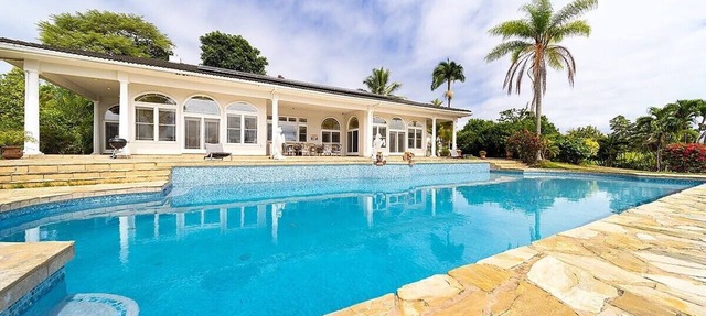 Hale Hilo Bay Tropical Hideaway