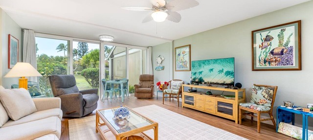 Hale Kai - Large Enclosed Lanai - Sleeps 2