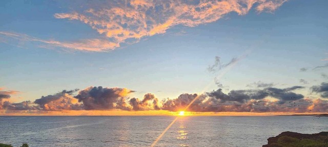 Hale Kailani - Perfect Oceanfront Cottage for Relaxing Stays - Sunrise Views