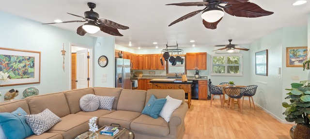 Hale Makai - Luxury Beach Home with AC and Private Hot Tub! TVNC#5012