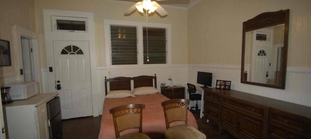 Hale Naalehu LLC Bed & Breakfast