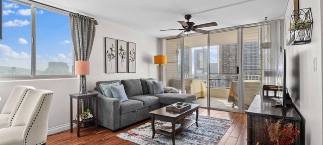 Heart of Ala Moana|W/D, AC, Free Parking