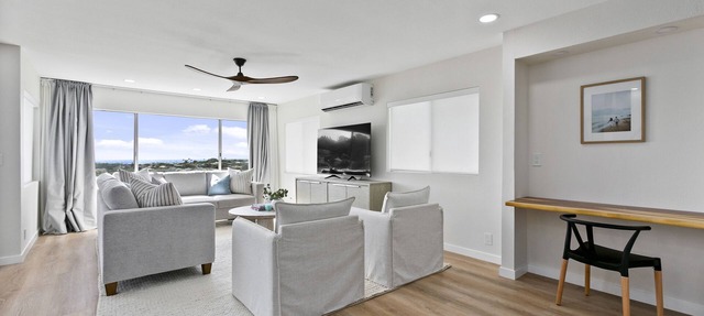 Honolulu Hillside Home - Ocean and Diamond Head Views