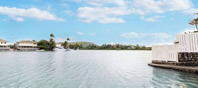 Honolulu Home | City & Mountain Views