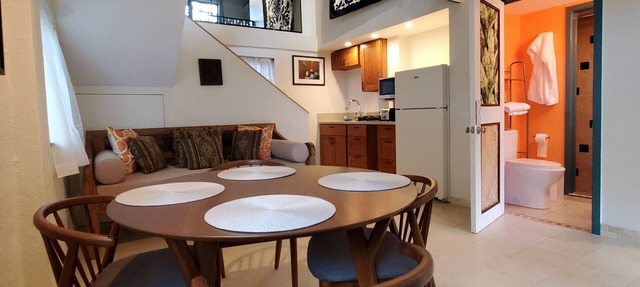Honolulu Loft/Cottage for 2