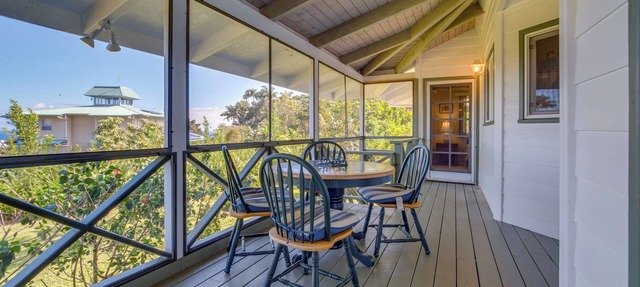 Honomu Home w/Screened Lanai + Ocean Views!