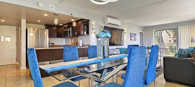 Ilikai 426 2 Bedroom Ocean/Pool Views - 1 K, 2 Full and 2 Q Sofa Beds