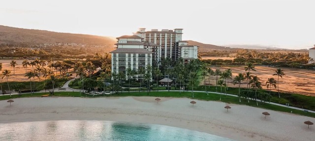 Incredible 3-bedroom villa with amazing secluded Lagoon in Ko Olina resort area.