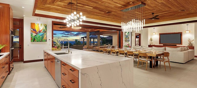 Incredibly panoramic ocean, golf, sunrise. Family-friendly villa in Kukuiula