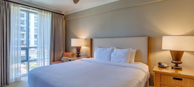 Island Elegance: Beach Retreat Near Kapalua Airport! Onsite Pool, FREE Parking