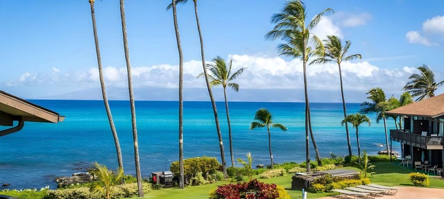 Kahana, Mahina Surf, Spacious 4 BR, Oceanfront, Sleeps 12