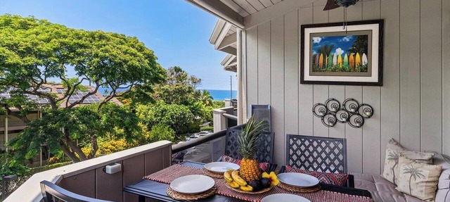Kailua Bay Resort#2-306: Top Floor Corner 2 bedroom condo with Ocean Views