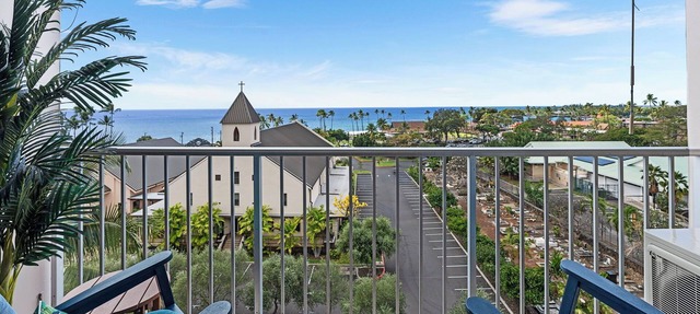 Kailua Village#705 Top Floor, Gorgeous Remodeled 2 bedroom, in Heart of Town
