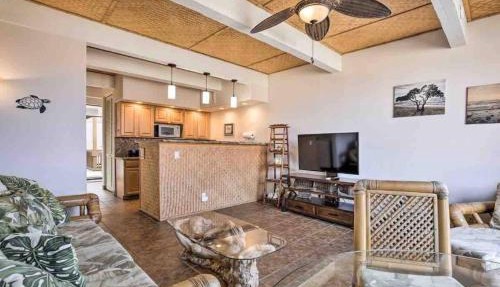 Kailua Village Bay View Condo, Pool, Walk to Town and Dining, AC, Free Parking