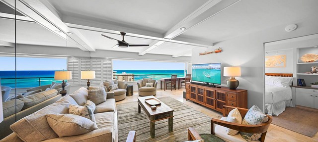 Kaimana Shores Getaway by Gather: Gold Coast Condo w/Diamond Head & Ocean Views