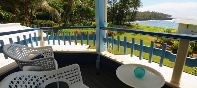 Kehena Black Sand Beach House - ocean view - swim spa