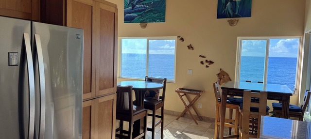 Kehena Moana Kai - Oceanfront Beach House w/Heated Pool