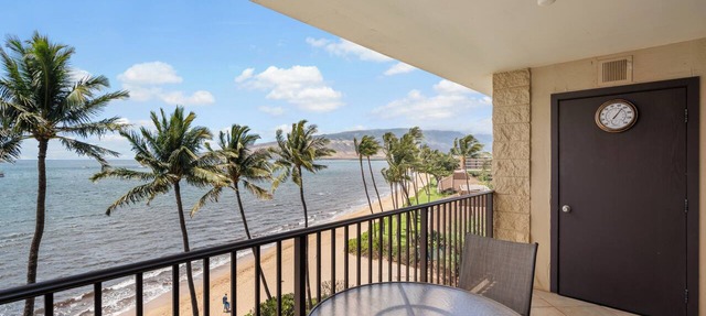 Kihei Beach #603 – Oceanfront Bliss and Relaxation Awaits!