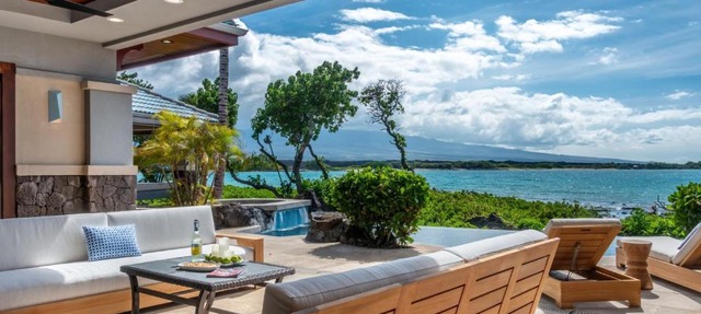 Kolea Kai Oceanfront 4 BR Sleeps 11 Perfect for Couples Complimentary Car with 6 Nights Hale Nani by KBM