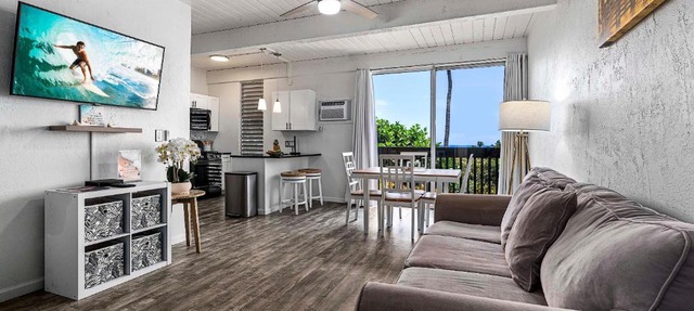 Kona Mansions#105 Remodeled, Ocean Views & AC!