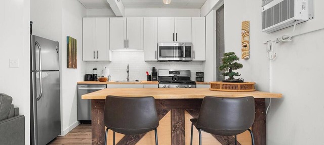 Kona Mansions#B116 Mountain views, No Stairs, Heart of Town