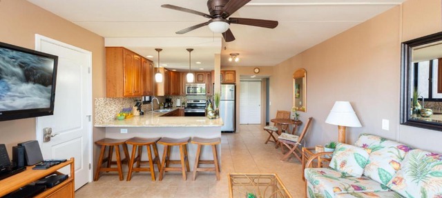 Kona Pacific A102, Ocean View, Walk to downtown!