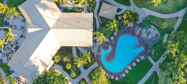 Lahaina Beachfront Beauty with Golf Course Access! 4 Relaxing Units