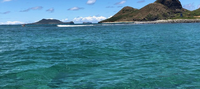 Lanikai living . 5 minute walk from Lanikai Beach. Pool, tennis court & hot tub.