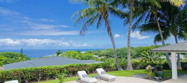 Last Minute Booking Sale! Luxury Retreat in Kona with Saltwater Pool