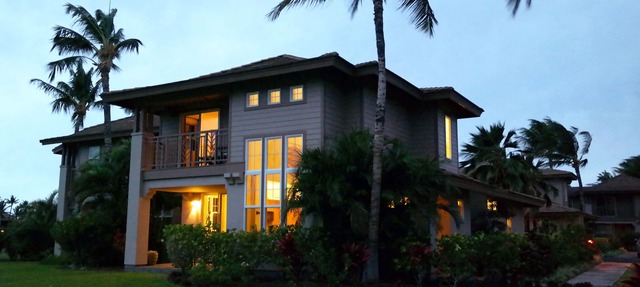 Last Minute Oct. 50% off. Relaxing, remodeled end unit 601. Great view & 95 golf