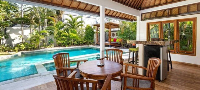 Laule‘a Hale - Beachfront | Pool | AC