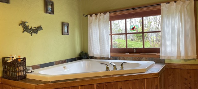 Lazy Lehua Cottage