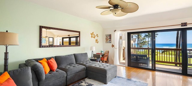 Lihue, Kaha Lani, Spacious 4 BR, Beachfront, Sleeps 12