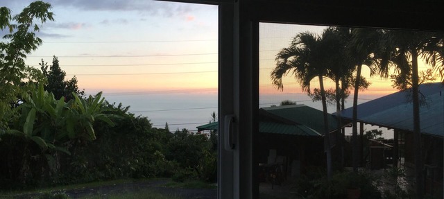 Located minutes away from Historic Holualoa village and Kailua-Kona and beaches.
