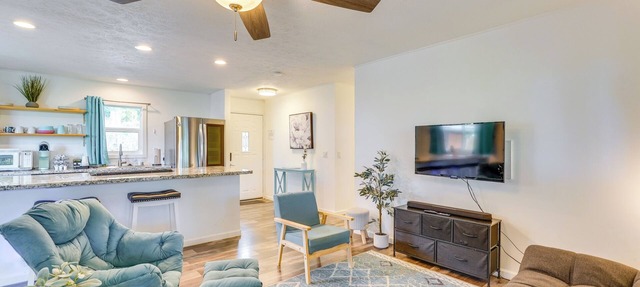 Lovely Kailua-kona Home ~ 2 Mi to Town & Beach!