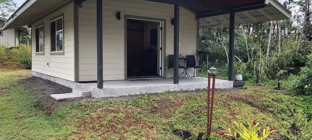 Lovely studio retreat in Keaau perfect getaway. Auto gate, security cameras