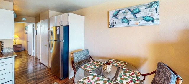 Lush and Beautiful Condo on East Side w/Shared Pool/Free WiFi/Lanai/Water Views
