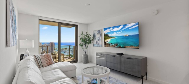 Lux Sky Ala Moana 39th Fl Modern Monthly Suite/Walk to the mall, Magic Island