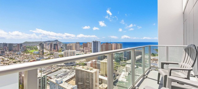 Luxury 1-Bedroom Penthouse Overlooking Diamond Head