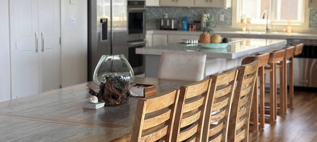 Luxury Beachfront Retreat on Oahu's North Shore - 5 Bedrooms and Ocean Views