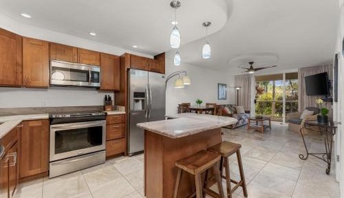 Luxury Condo at Kameole Beach T106
