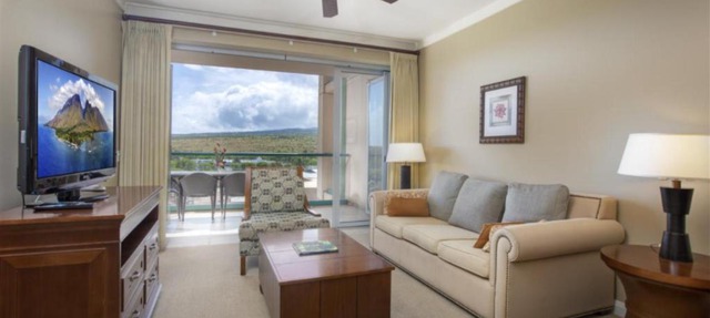 LUXURY mountain view resort condo with large private balcony
