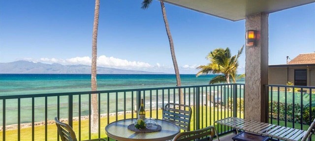 Luxury oceanfront studio with spacious lanai