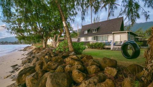Magic North Shore Beach House 30 day rental PCC BY