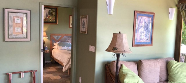 Make Maui Your Home for Months! 1 bedroom 1 bath cottage 1/2 mile walk the beach