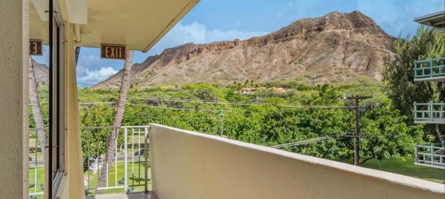 @ Marbella Lane -Coastal retreat near Diamond Head