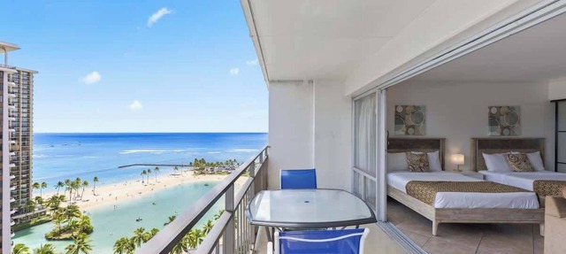 @ Marbella Lane Scenic Ocean & Lagoonview Studio