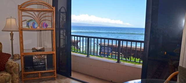 Maui Kai #103, Beautiful Ocean Front Studio!