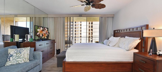 MISO COMPHY Cozy ocean view studio condo in peaceful Lahaina with AC, Pool & Gym